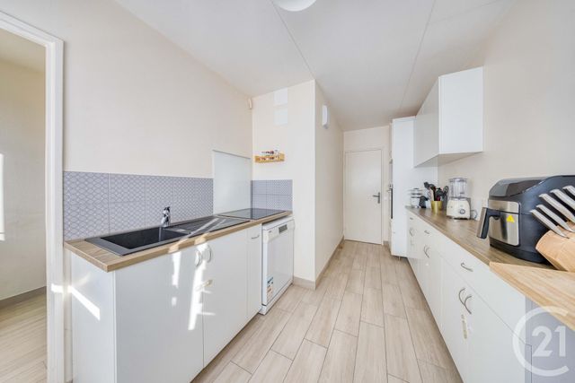 Appartement F2 à vendre - 2 pièces - 47.22 m2 - DRAVEIL - 91 - ILE-DE-FRANCE - Century 21 Avantage Immo